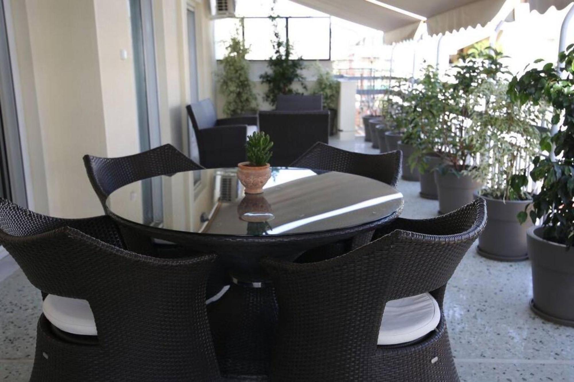 Appartamento Penthouse Lux Flat With 2 Bd Next To Larissis *